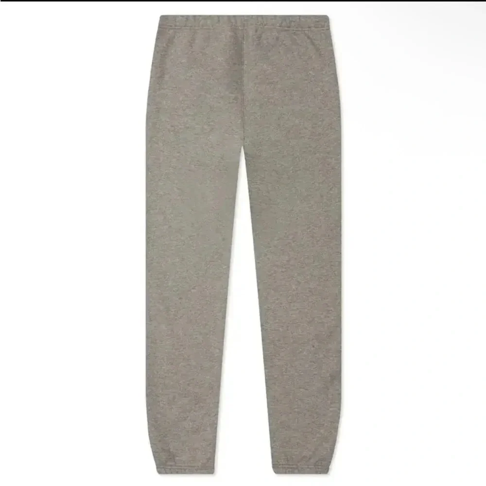 Essentials jogger - Picture 2 of 4